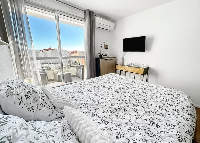 Lumineux Au Coeur Du Cap D * Agde